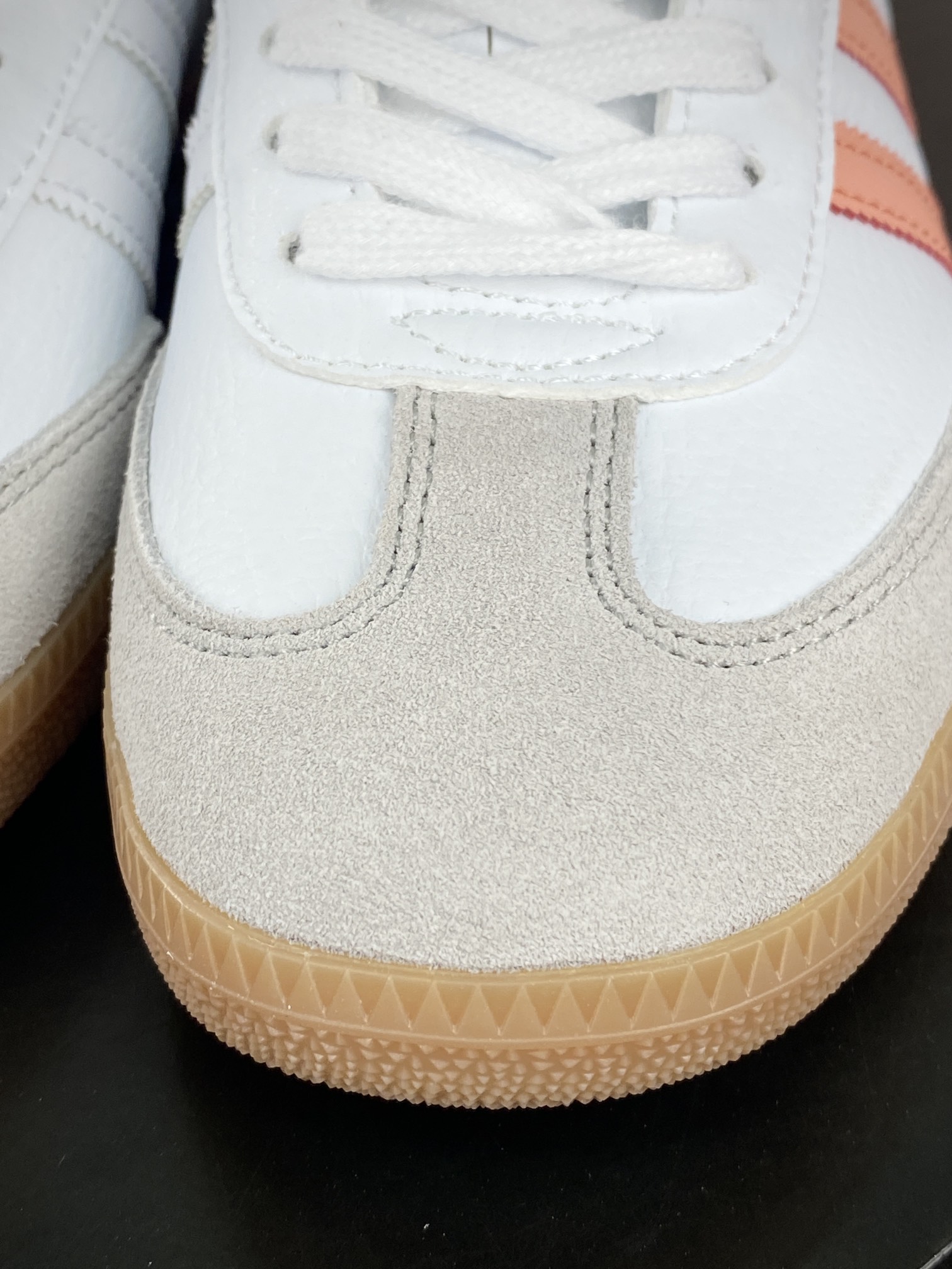 120 三叶草Adidas Originals Samba OG"White/Peach Pink/Gum"桑巴舞板鞋“皮革白浅灰橘粉生胶底”IG5932