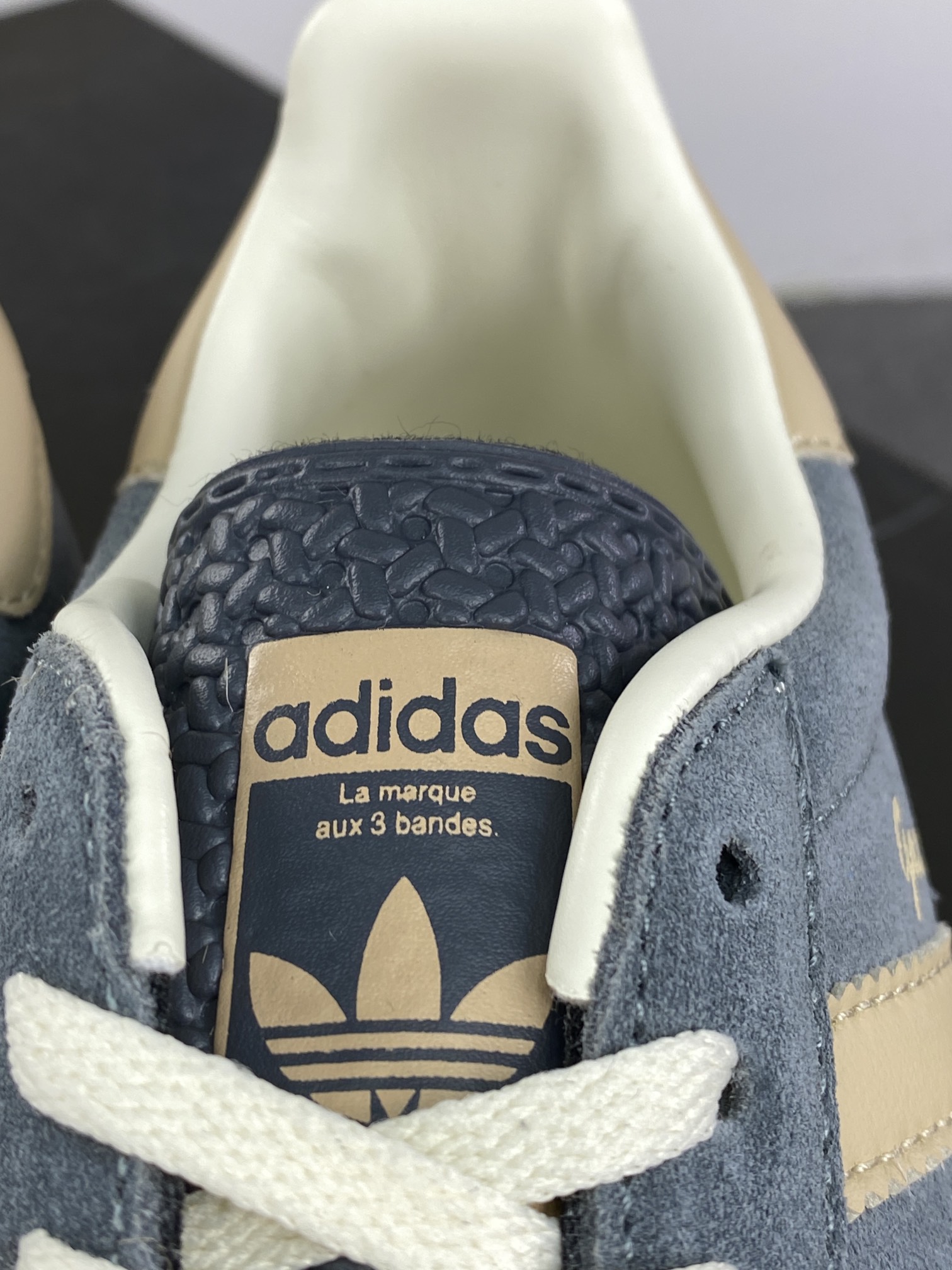 180 阿迪达斯Adidas Originals Gazelle Bold W 羚羊松糕板鞋“碳灰米棕生胶底”IF0428