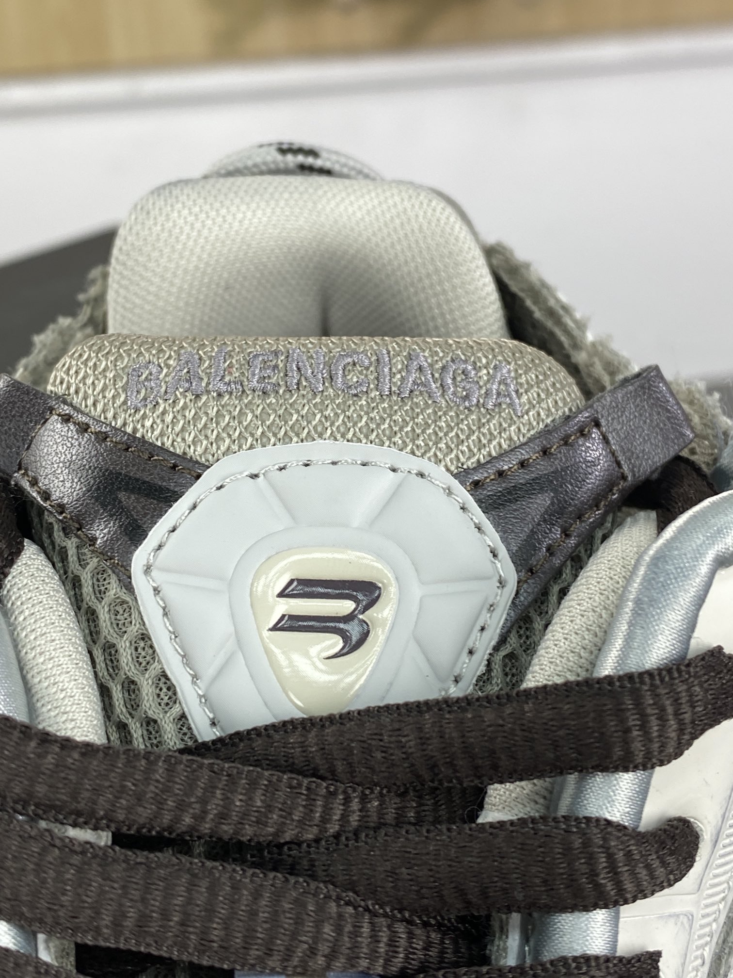 500 巴黎世家BALENCIAGA Runner Sneaker"Sliver/Purple/Multicolor"2.0慢跑鞋“2.0解构破坏灰粽LOGO”772774 W3RBW 9168