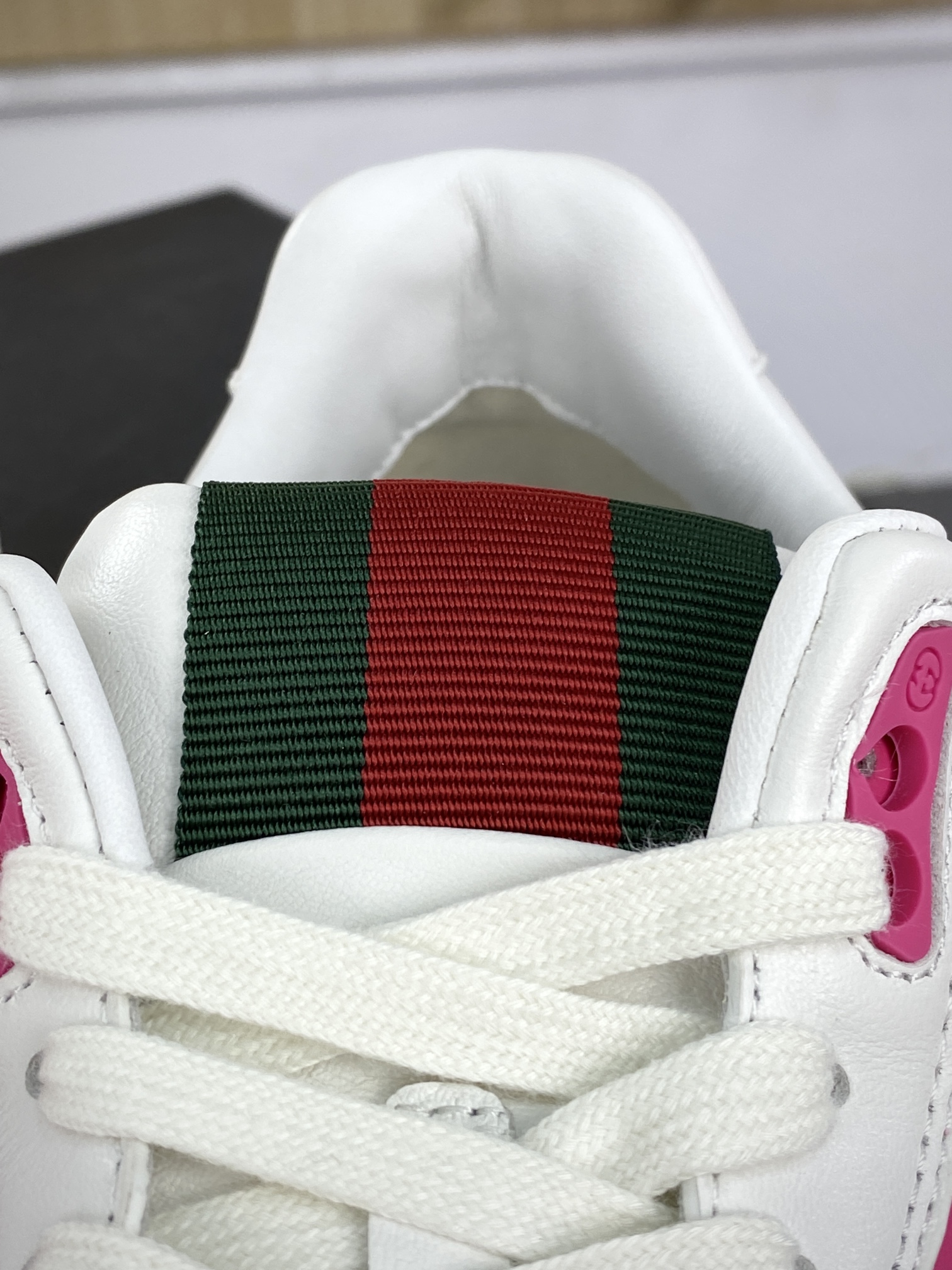 450 古驰Gucci Re-Web Leather Sneakers 系列低帮板鞋“GG布乌木棕白玫粉红绿标牌”785452 AADHW 9563