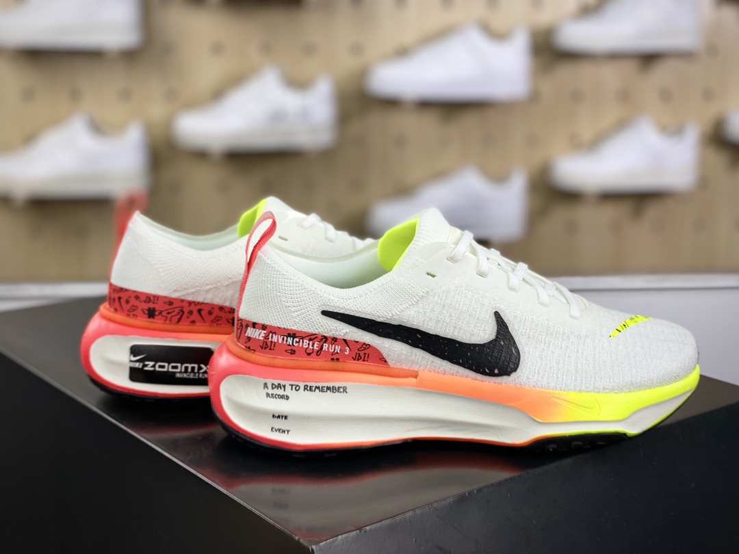 220 耐克Nike ZoomX Invincible Run Flyknit 3"White Bright Crimson"慢跑鞋“针织白黑橙荧光绿渐变”HF4915-100