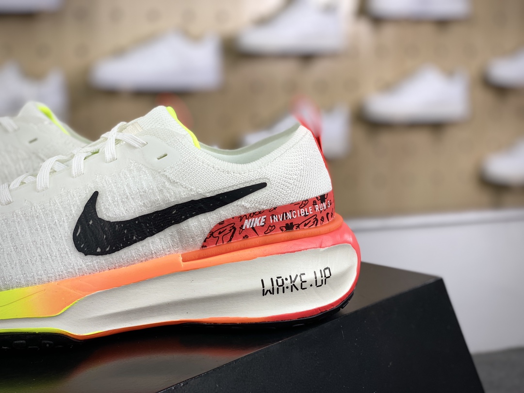 220 耐克Nike ZoomX Invincible Run Flyknit 3"White Bright Crimson"慢跑鞋“针织白黑橙荧光绿渐变”HF4915-100