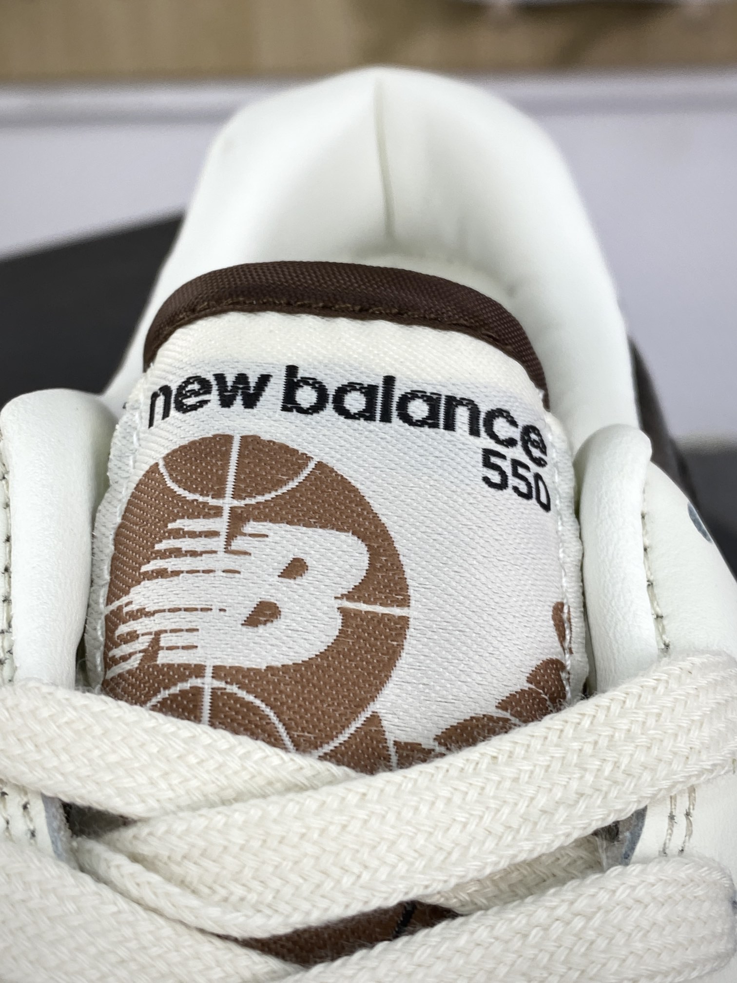 200 NB新百伦New Balance BB550系列经典复古篮球板鞋“米白黑深棕做旧绿”BB550VGC