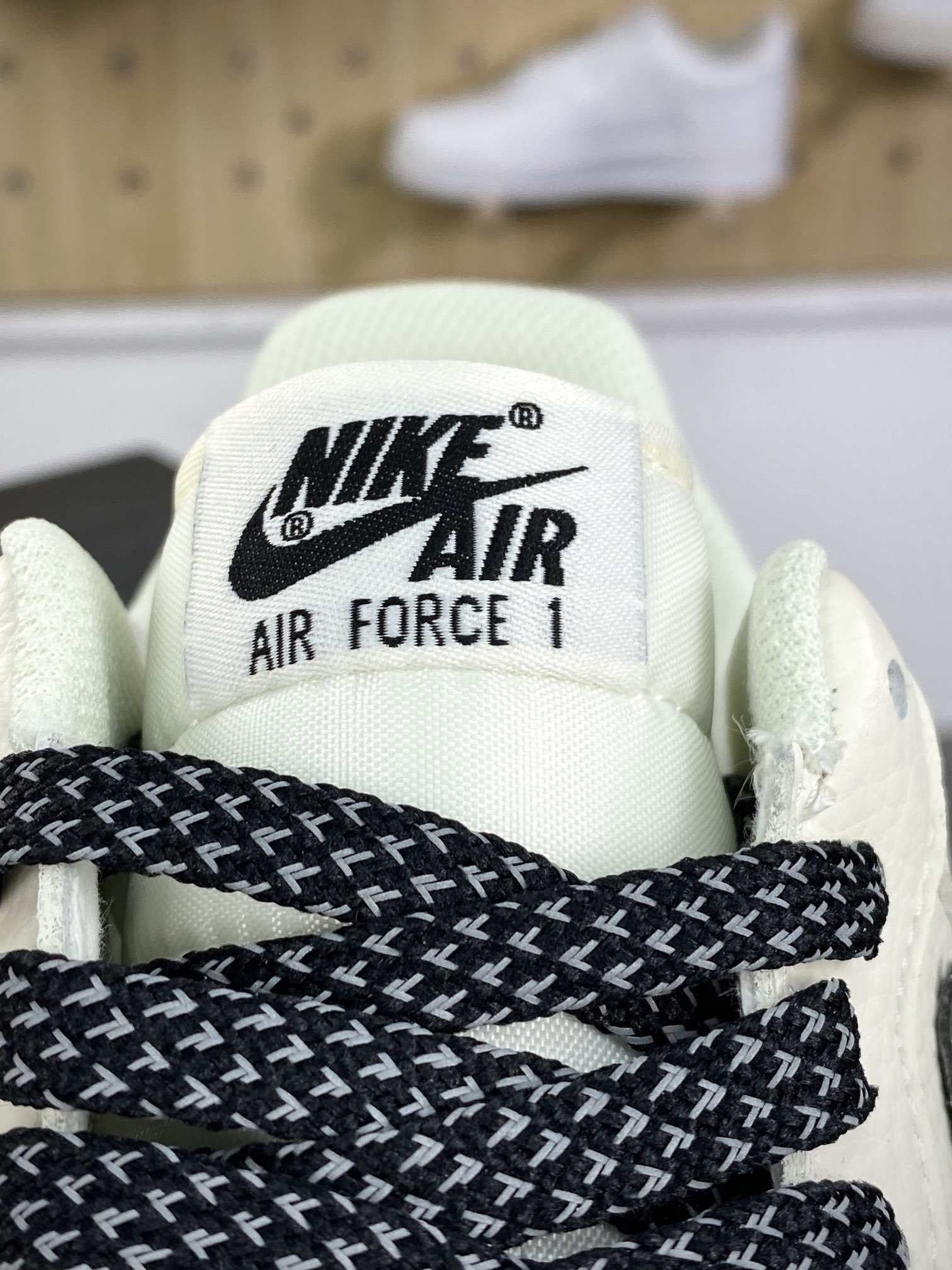 240 耐克Nike Air Force 1'07 Low"Beige/Black/Mini Swoosh"空军一号板鞋“米白黑叠钩小钩满天星”MJ0319-021