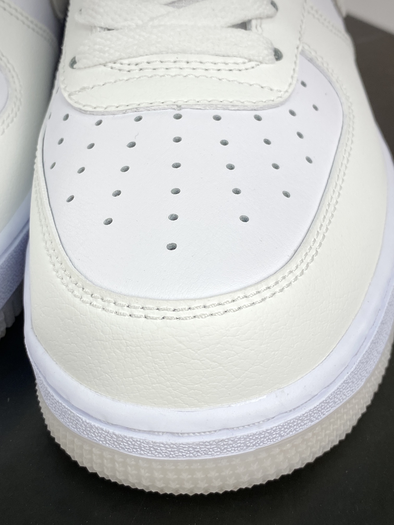 耐克Nike Air Force 1 '07 Low”Summit White”空军一号低帮板鞋“皮革帆布浅灰钩子”FN5832-100