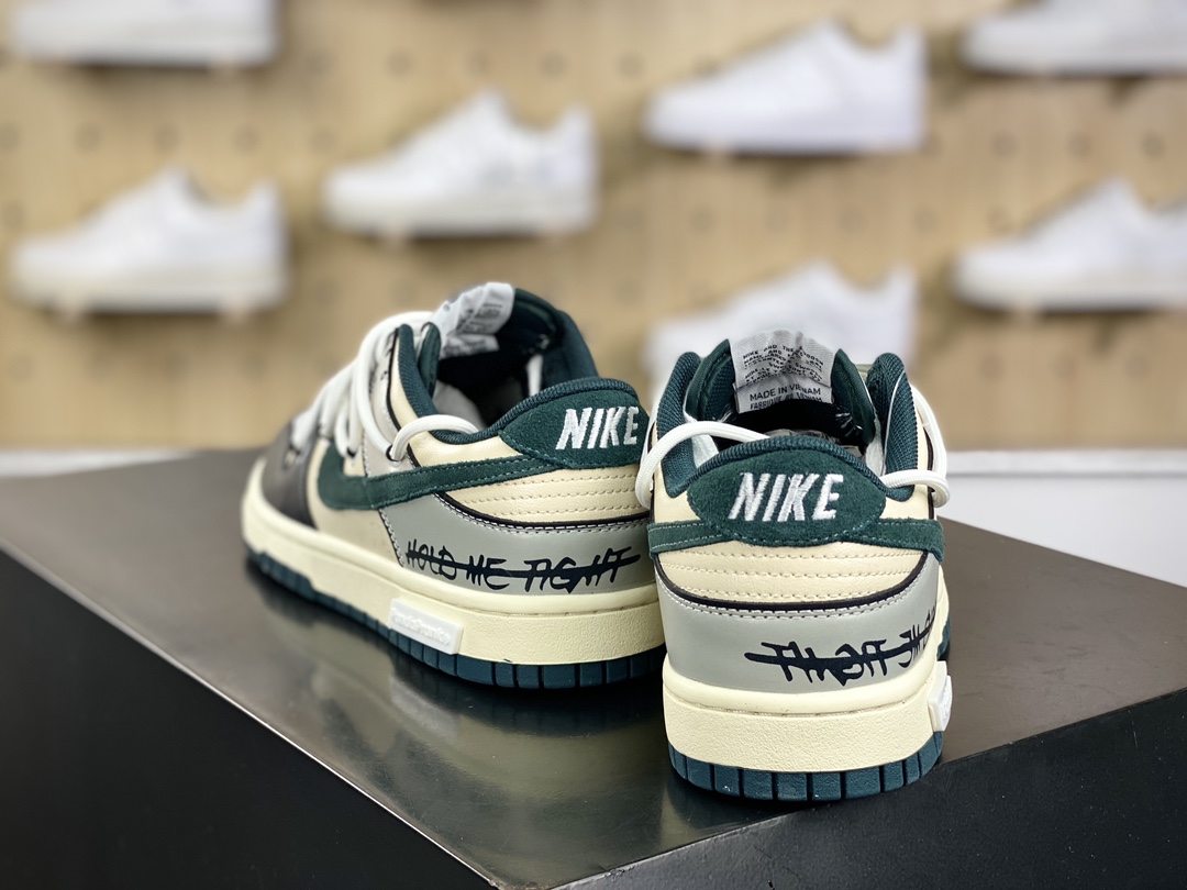 300 耐克Nike SB Dunk Low Lot"Street Racing"扣篮系列低帮板鞋“米白黑绿星际迷航”FQ8080-133