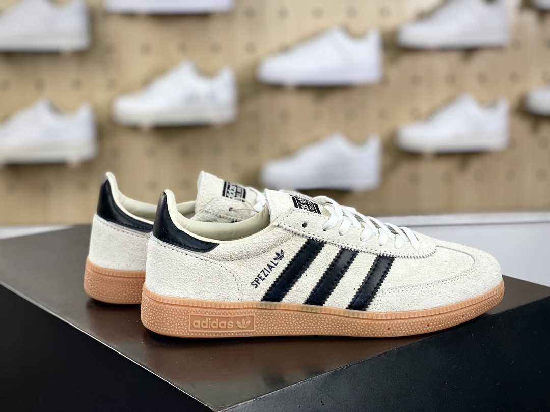 160 阿迪达斯Adidas Originals Handball SPZL 手球运动员板鞋“麂皮浅灰黑焦糖底”IF6562