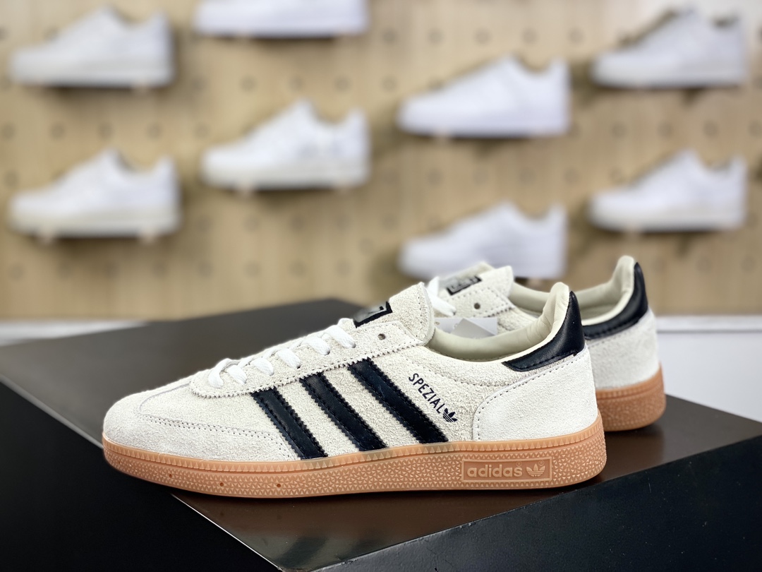 160 阿迪达斯Adidas Originals Handball SPZL 手球运动员板鞋“麂皮浅灰黑焦糖底”IF6562