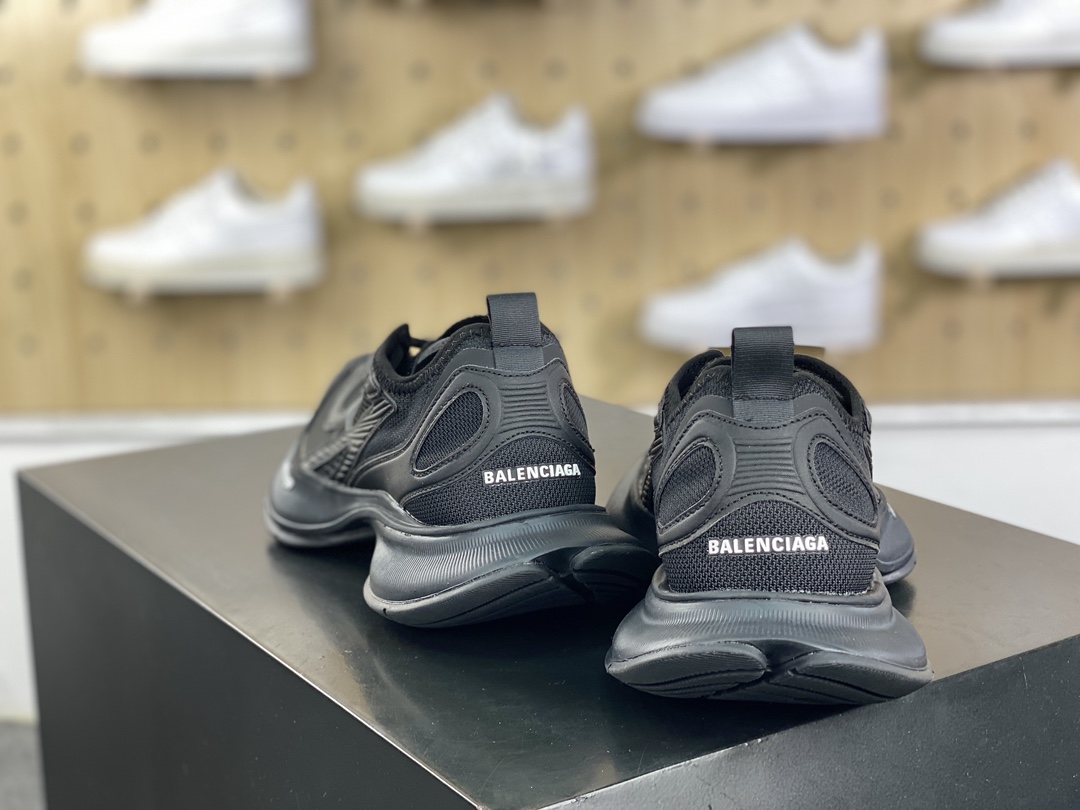 360 巴黎世家BALENCIAGA Circuit Sneakers 环道系列低帮慢跑鞋“网织武士黑白LOGO”793944 WFLGY 1000