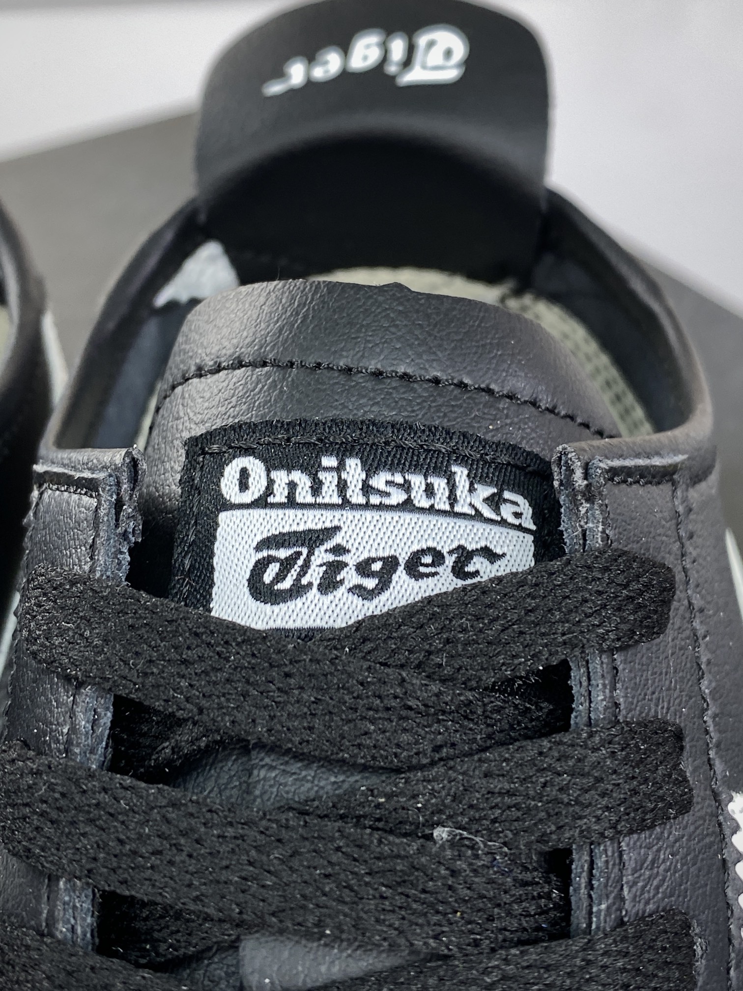 140 鬼塚虎/Onitsuka Tiger Mexico 66经典墨西哥系列低帮慢跑鞋“皮革黑白熊猫”DL408-9001