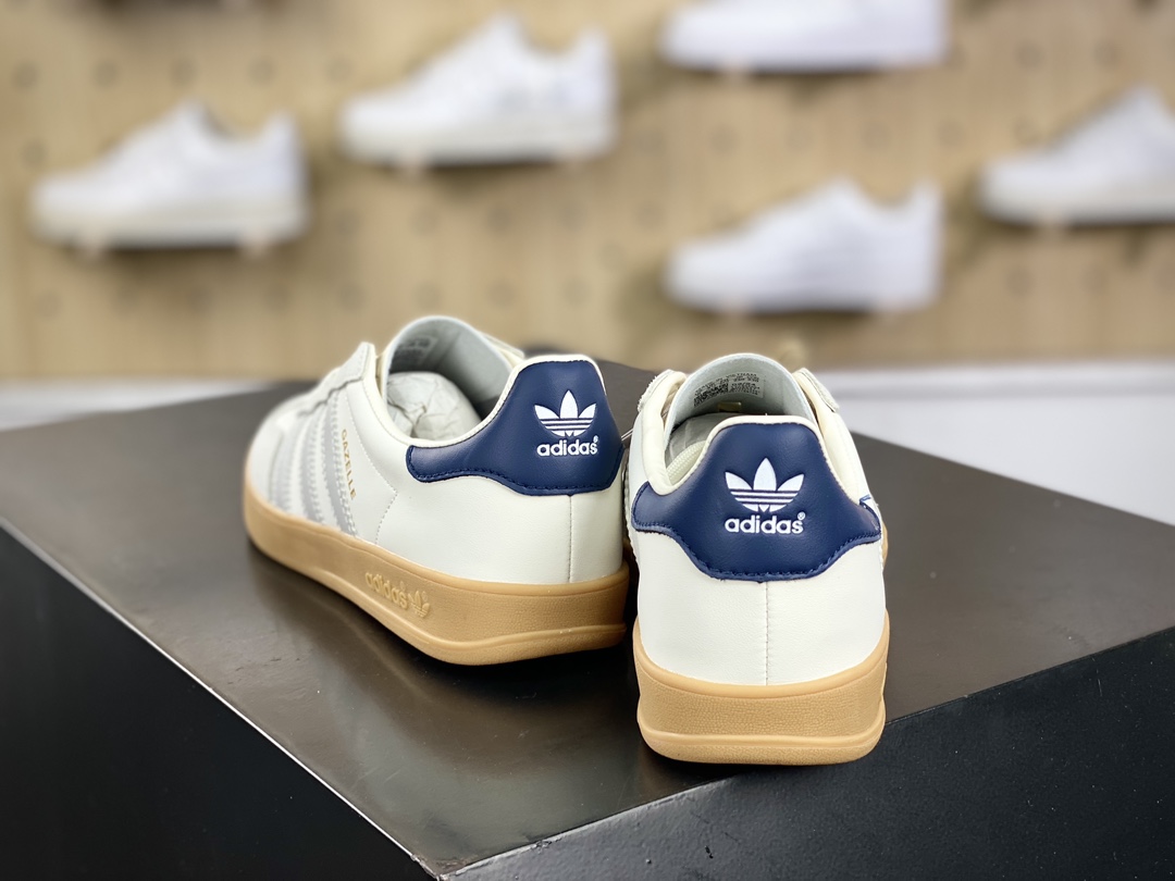 200 Adidas Gazelle Indoor Trainers 羚羊内训90系列低帮板鞋“联名米黄午夜蓝生胶底”IH8547