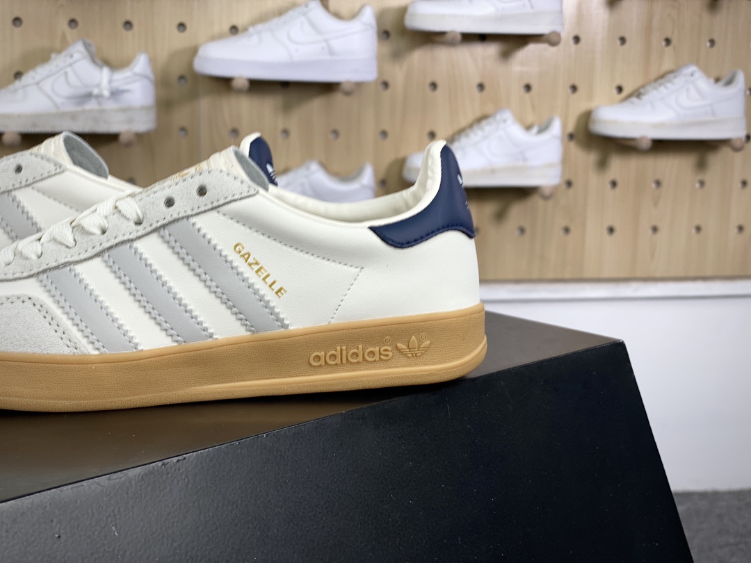 200 Adidas Gazelle Indoor Trainers 羚羊内训90系列低帮板鞋“联名米黄午夜蓝生胶底”IH8547