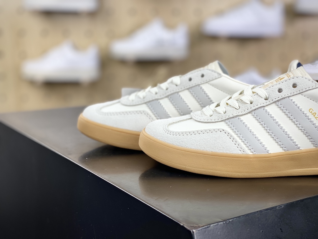 200 Adidas Gazelle Indoor Trainers 羚羊内训90系列低帮板鞋“联名米黄午夜蓝生胶底”IH8547