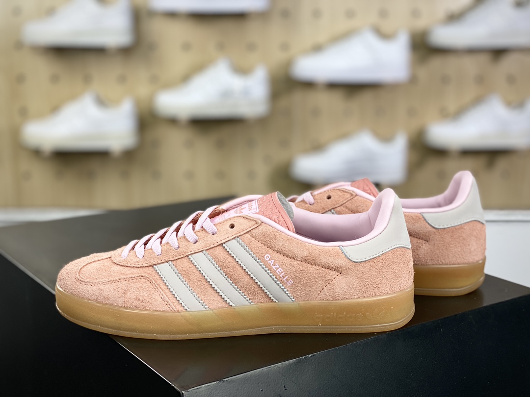 160 Adidas Gazelle Indoor Trainers 羚羊内训系列低帮板鞋“翻毛肉橘粉浅灰生胶底”IE2946