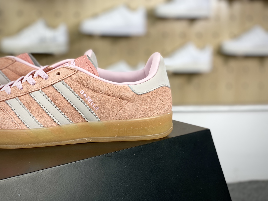 160 Adidas Gazelle Indoor Trainers 羚羊内训系列低帮板鞋“翻毛肉橘粉浅灰生胶底”IE2946