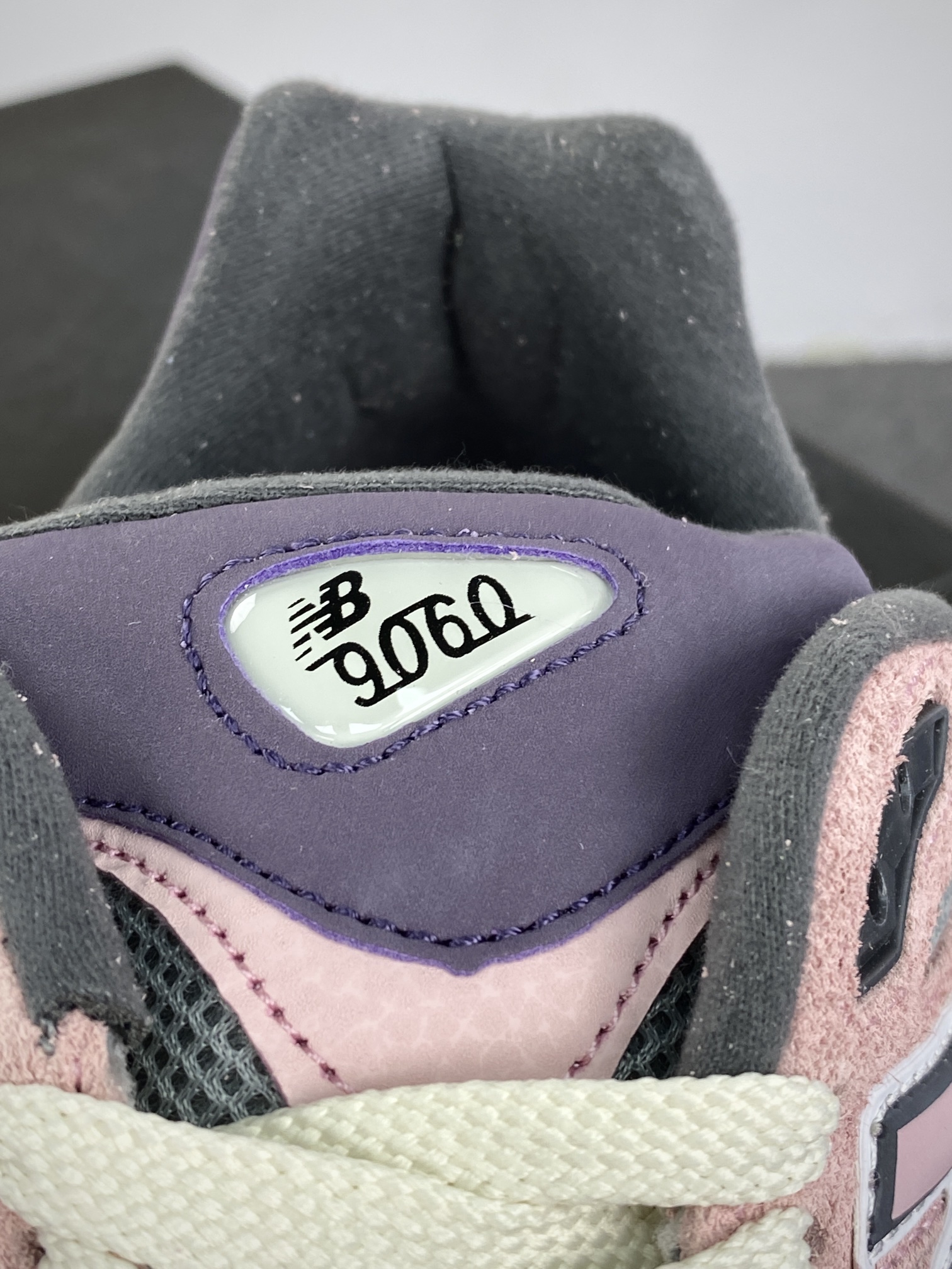 220 New Balance 9060"Pink Purple"系列复古百搭跑步鞋“冰淇淋粉深紫”U9060YSO