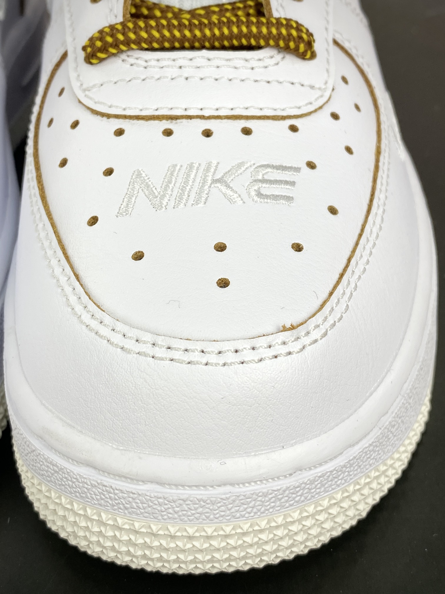 200 耐克Nike Air Force 1’07 Low"1972 Goddess of Victory"空军一号板鞋“白麻棕胜利女神”HF5716-111