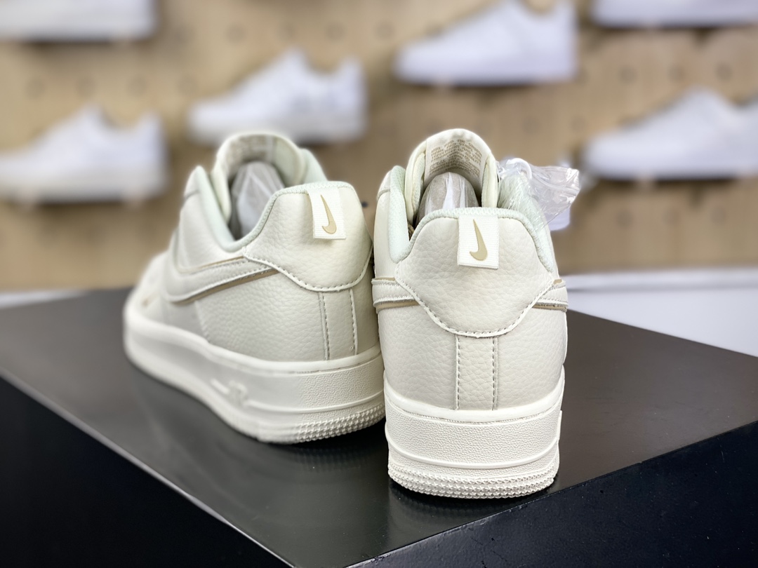 240 耐克Nike Air Force 1'07 Low"Beige/Black/Mini Swoosh"空军一号板鞋“米白金叠钩小钩满天星”MJ0319-027