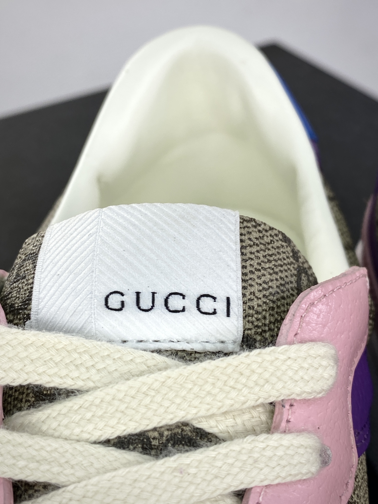 380 古驰/GUCCI Embossed Platform With Chunky Sneaker 厚底系列低帮板鞋“皮革棕乌木灰GG印花”669582 UPGB0 4273