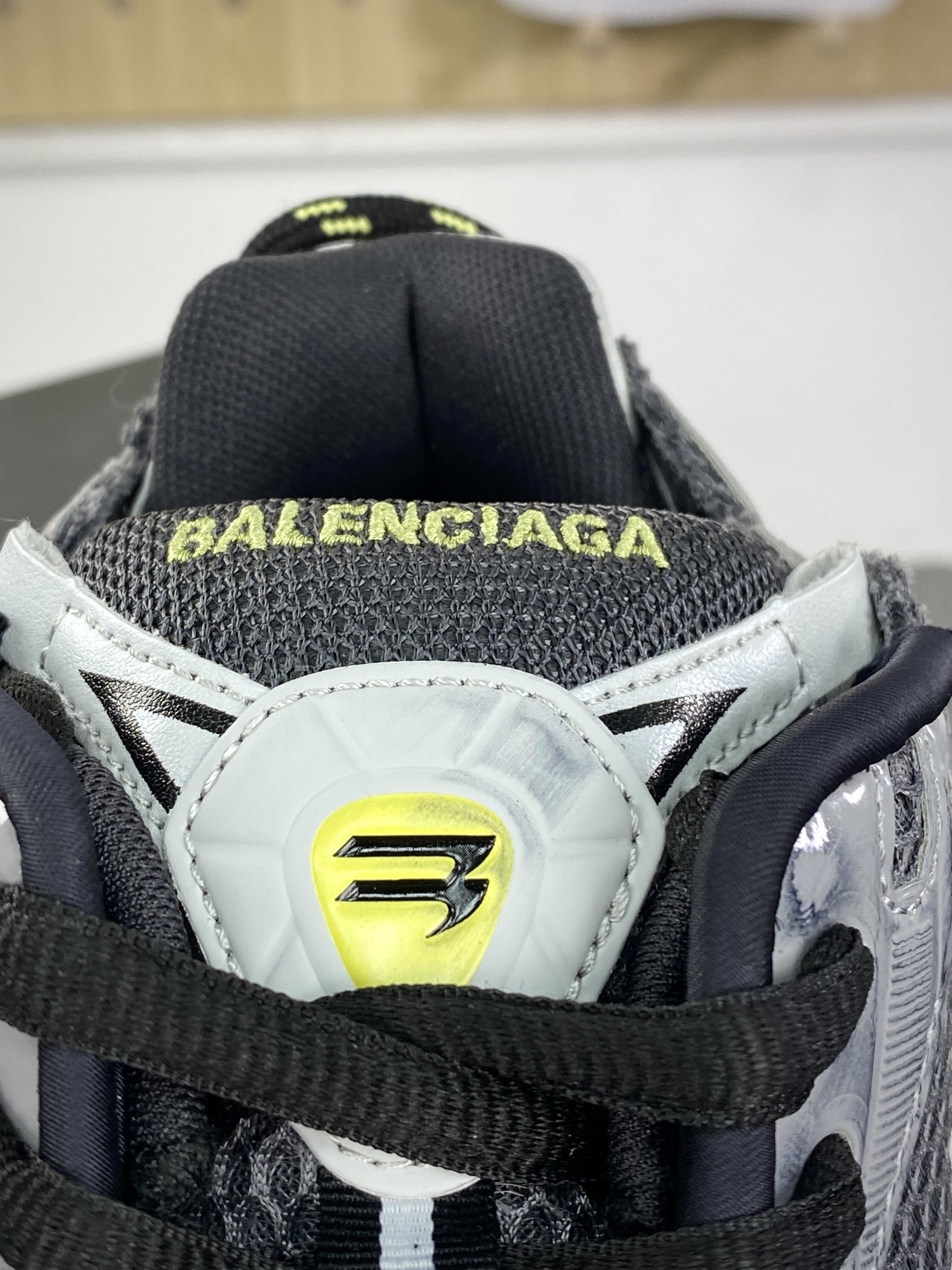 480 巴黎世家BALENCIAGA Runner Sneaker”Dark Grey/Black/Yellow”2.0慢跑鞋“2.0解构破坏深灰黑浅黄”772774 W3RMU 1279