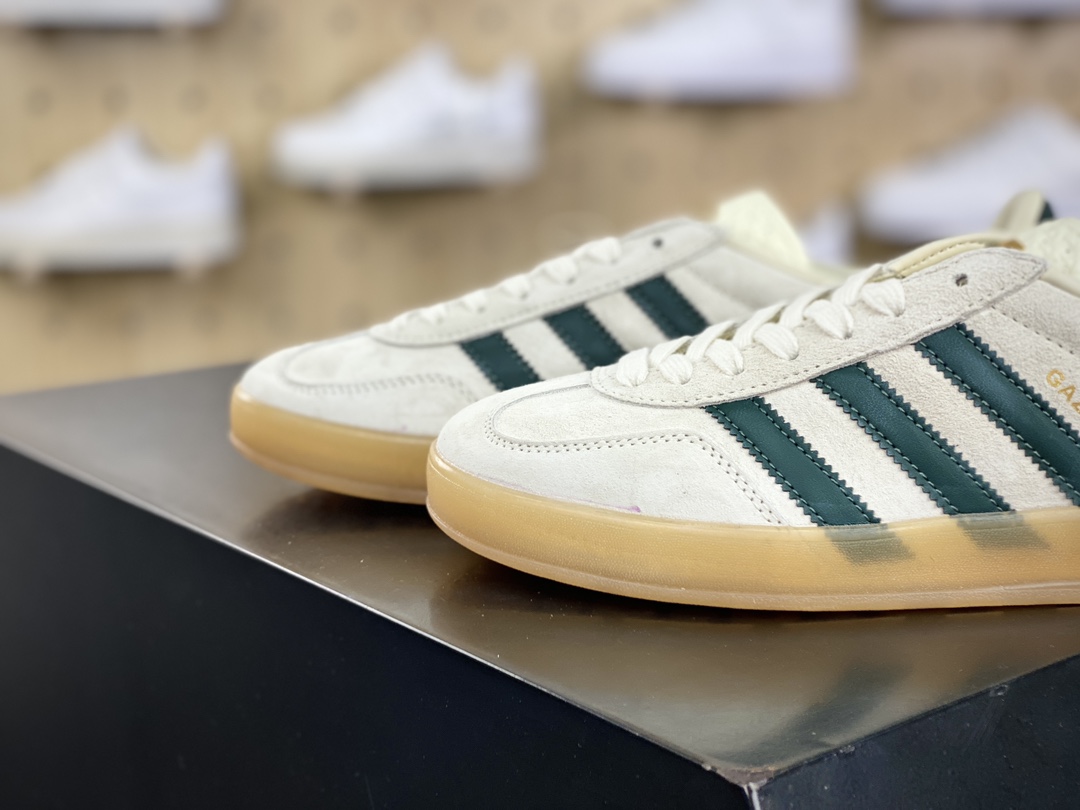 160 阿迪达斯Adidas Gazelle Indoor Trainers 羚羊内训系列低帮板鞋“麂皮奶油燕麦色暗绿焦糖底”IH7502