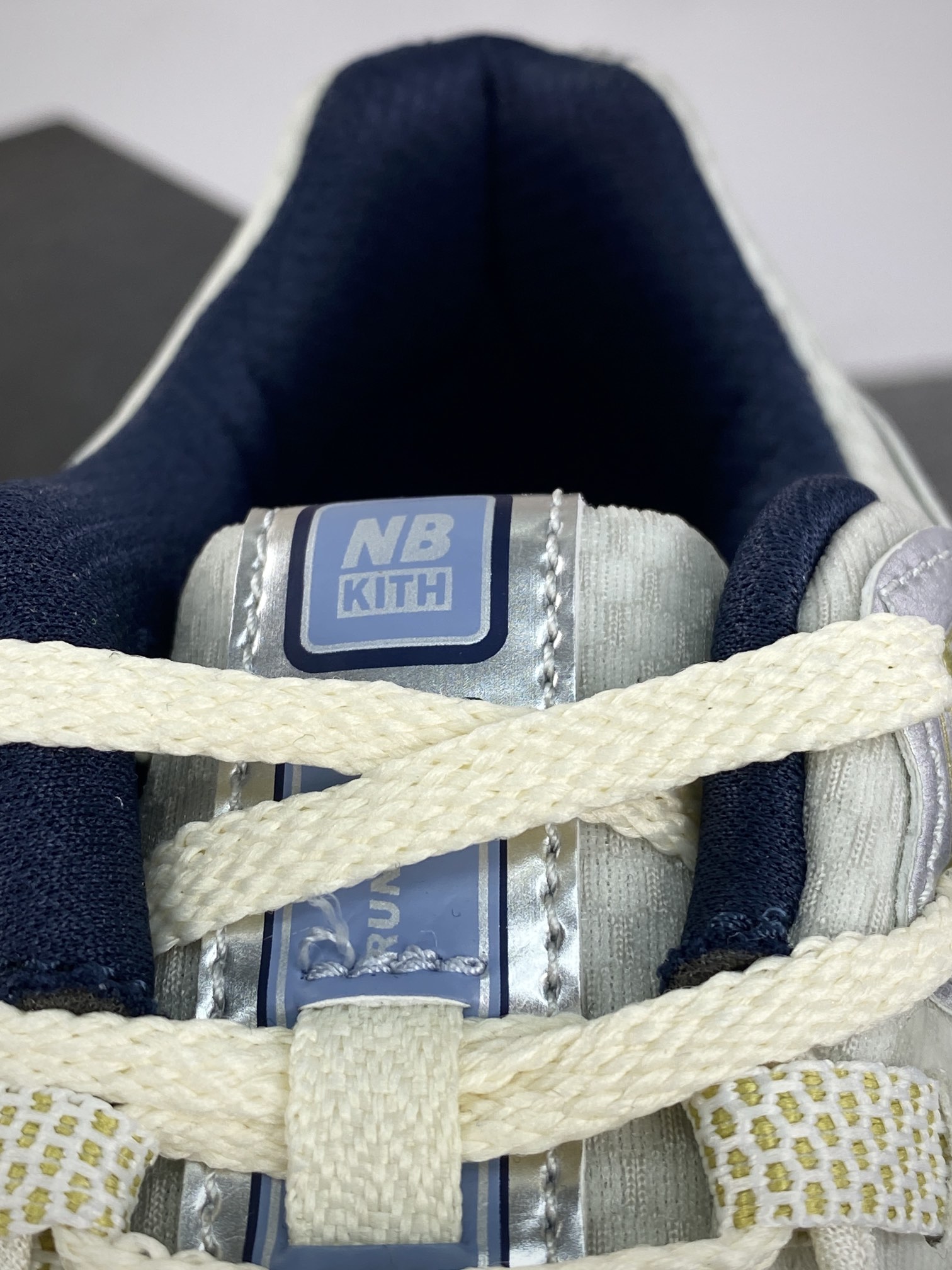 220 NB新百伦New Balance M1906U系列低帮复古老爹风休闲运动慢跑鞋“奶白黄”M1906RKC