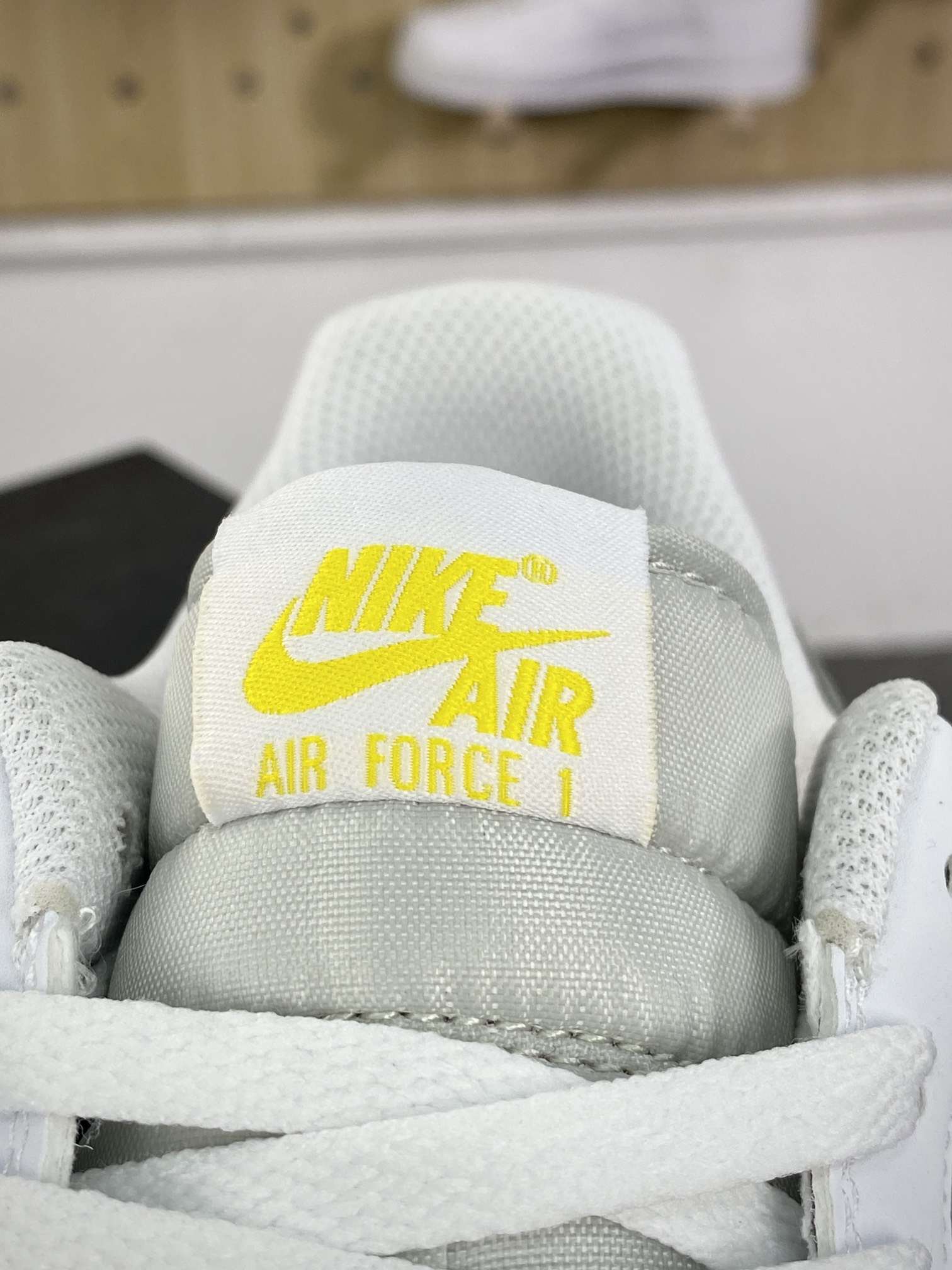 200 耐克Nike Air Force 1'07”40th Anniversary/White Grey”空军一号板鞋“白灰灰钩”FZ4620-100