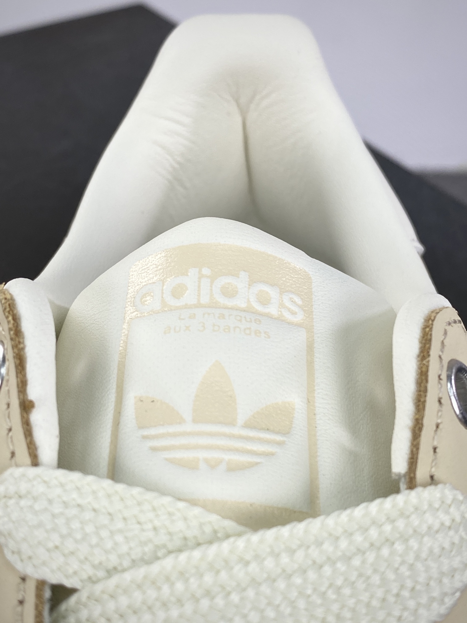 220 三叶草Adidas Originals Superstar”Sand Strata/Cloud White”经典板鞋“皮革浅黄奶白”IE3039