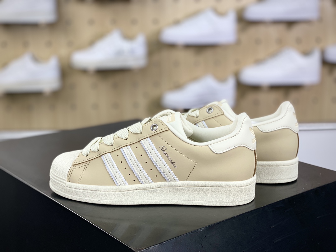 220 三叶草Adidas Originals Superstar”Sand Strata/Cloud White”经典板鞋“皮革浅黄奶白”IE3039