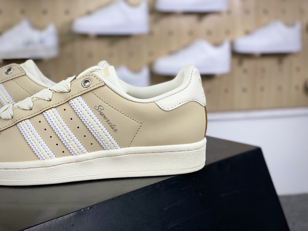 220 三叶草Adidas Originals Superstar”Sand Strata/Cloud White”经典板鞋“皮革浅黄奶白”IE3039