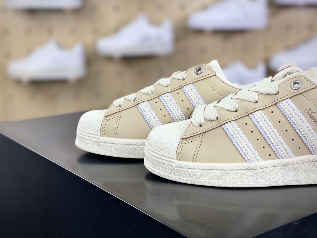 220 三叶草Adidas Originals Superstar”Sand Strata/Cloud White”经典板鞋“皮革浅黄奶白”IE3039