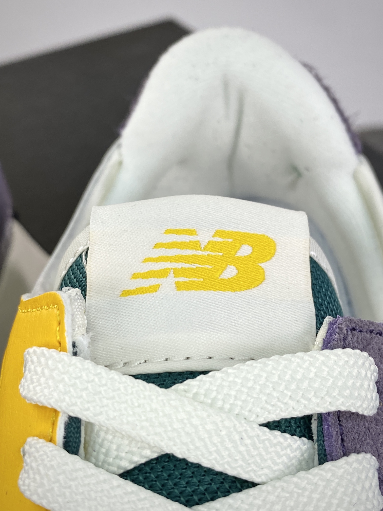 180 NB新百伦New Balance MS327系列低帮慢跑鞋“拼色湖水绿暗黑紫黄”MS327HA