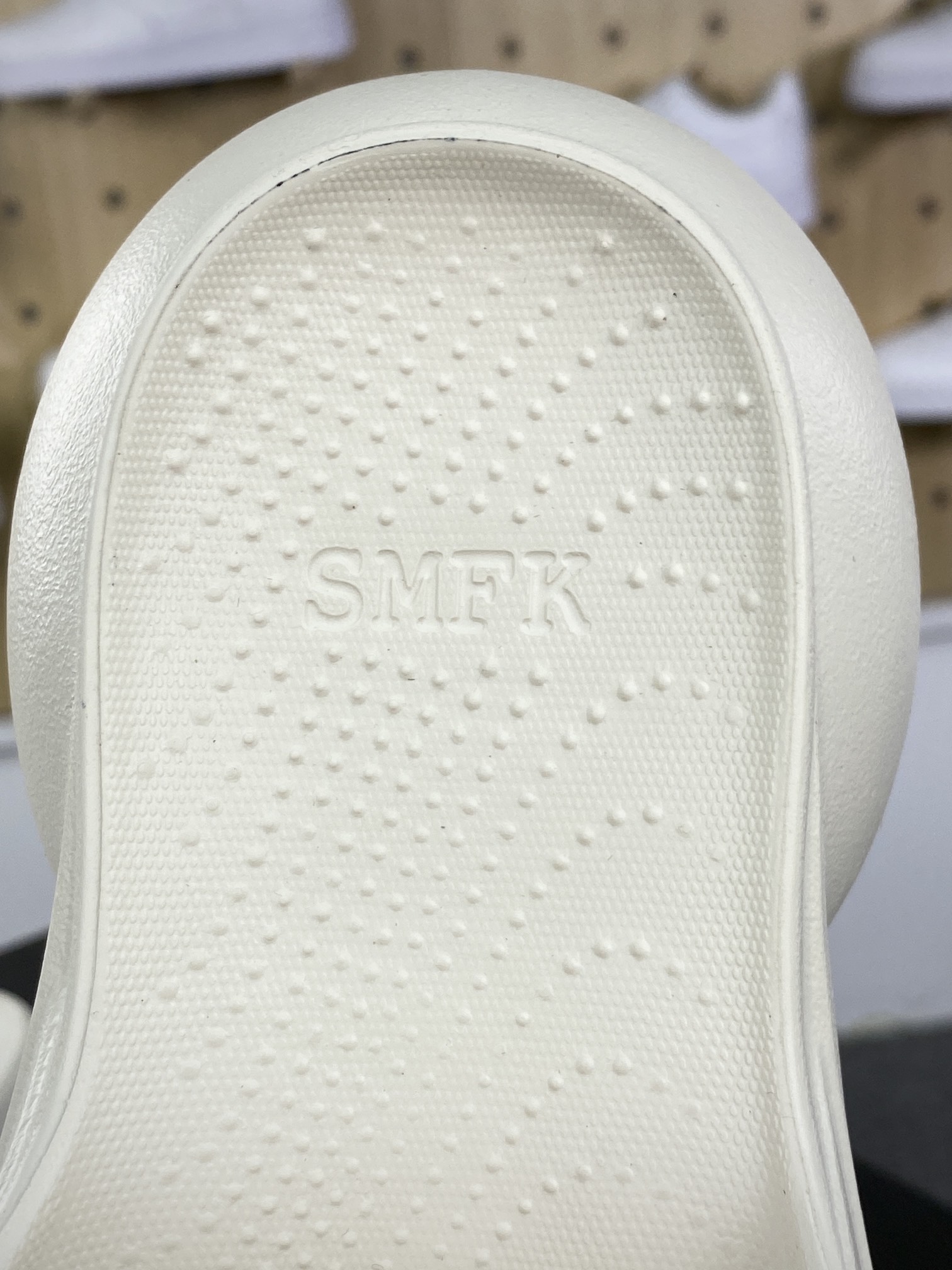 240 SMFK Compass Sandals 十字花系列拖鞋“米白立体四枚十字花”SL001W1