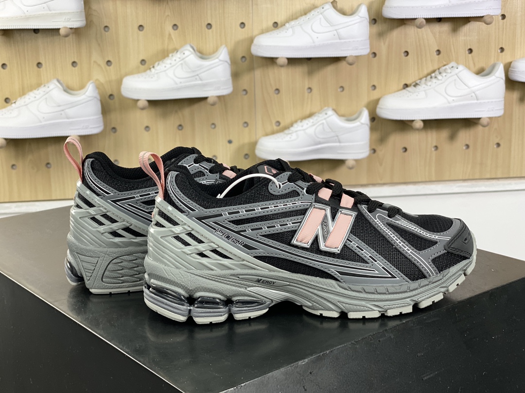 220 NB新百伦New Balance M1906R系列低帮复古老爹慢跑鞋“黑深灰淡粉提环”M1906RHC