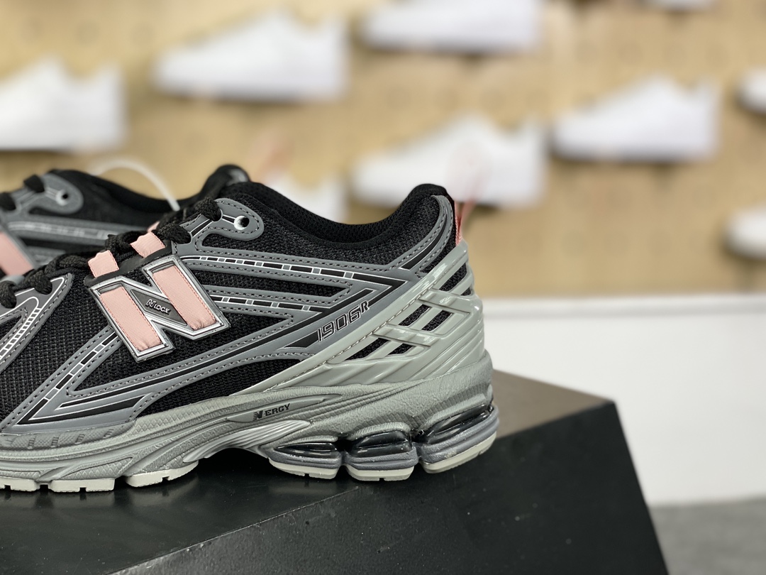 220 NB新百伦New Balance M1906R系列低帮复古老爹慢跑鞋“黑深灰淡粉提环”M1906RHC