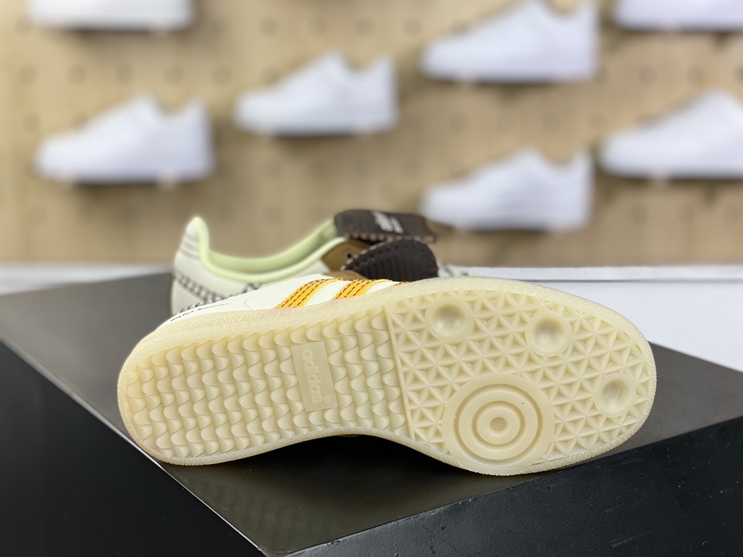 Wales Bonner x Adidas Originals Samba Classic”Light Yellow”桑巴舞板鞋“长鞋舌淡黄棕果冻底”IG5888