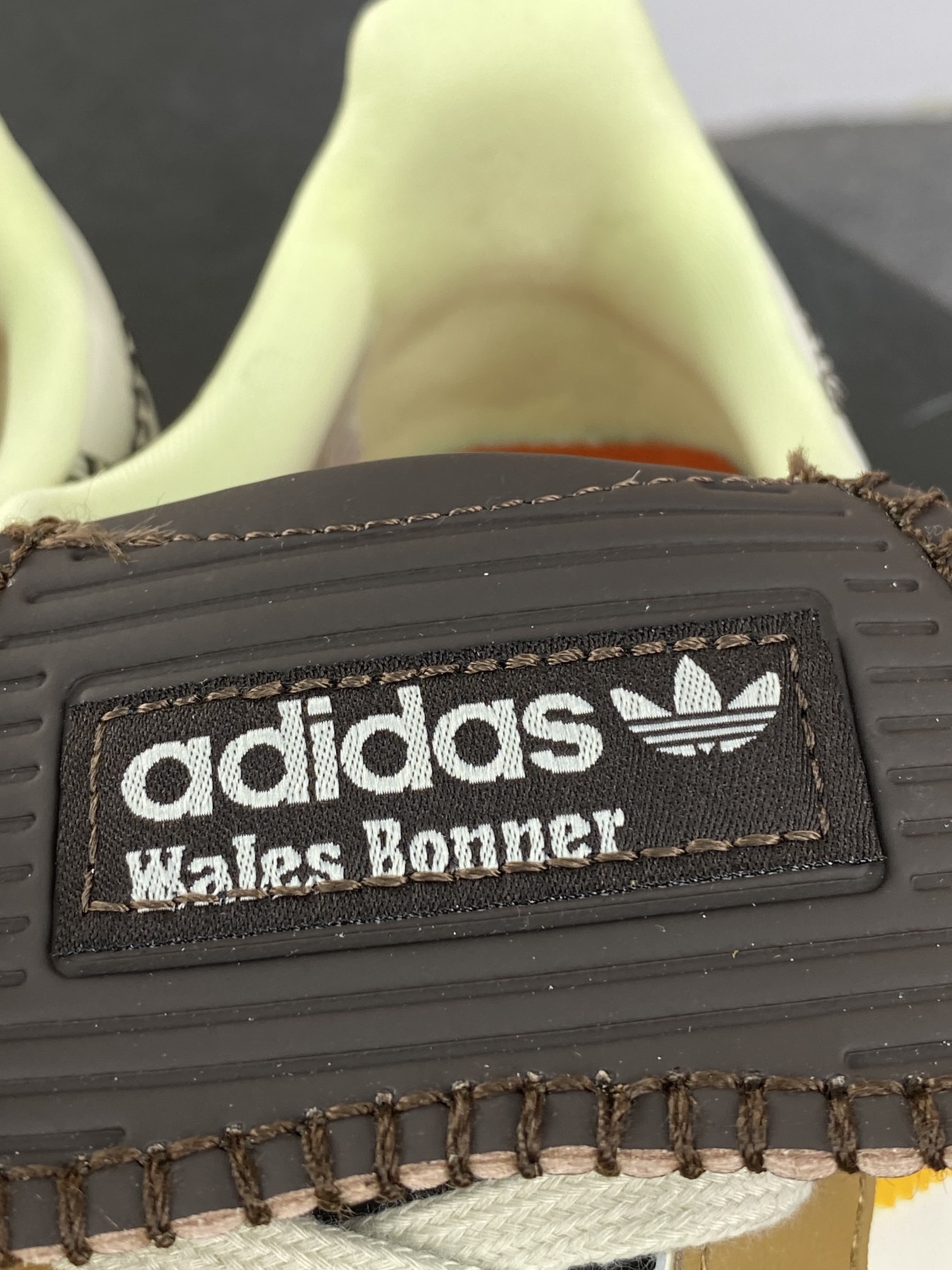 Wales Bonner x Adidas Originals Samba Classic”Light Yellow”桑巴舞板鞋“长鞋舌淡黄棕果冻底”IG5888