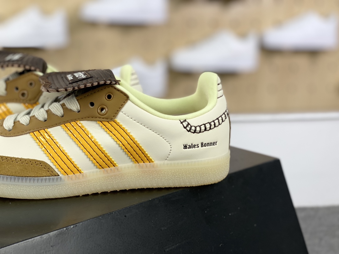 Wales Bonner x Adidas Originals Samba Classic”Light Yellow”桑巴舞板鞋“长鞋舌淡黄棕果冻底”IG5888