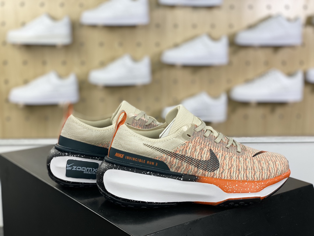 220 耐克Nike ZoomX Invincible Run Flyknit 3"Oatmeal Safety Orange"慢跑鞋“针织燕麦黄黑橙”FQ8720-140