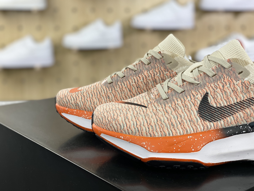 220 耐克Nike ZoomX Invincible Run Flyknit 3"Oatmeal Safety Orange"慢跑鞋“针织燕麦黄黑橙”FQ8720-140