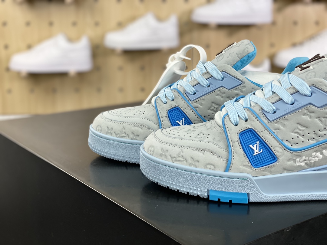 500 LV路易威登Louis Vuitton Trainer Sneaker Low 运动系列低帮板鞋“压纹皮革浅海蓝白溶解LOGO”1ACRYF