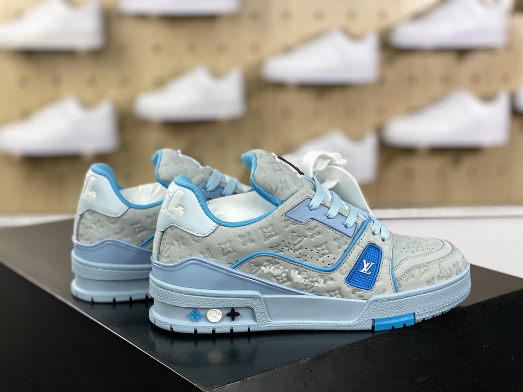 500 LV路易威登Louis Vuitton Trainer Sneaker Low 运动系列低帮板鞋“压纹皮革浅海蓝白溶解LOGO”1ACRYF