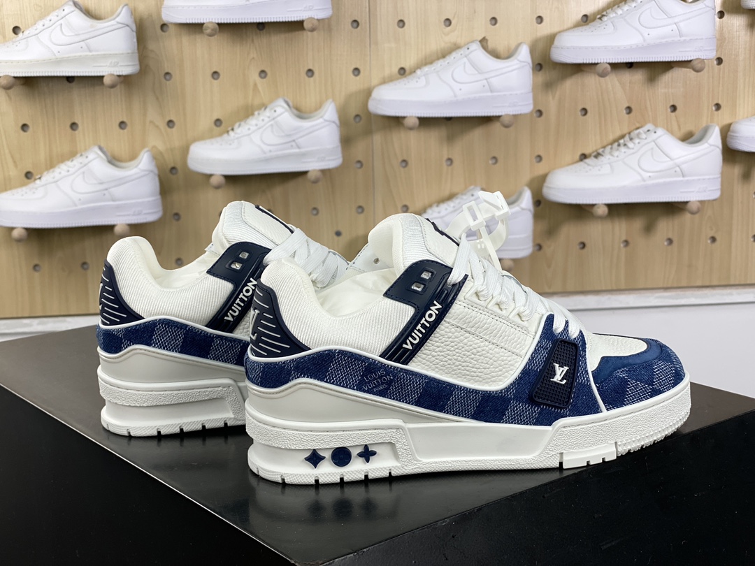 500 Louis Vuitton Trainer Sneaker Low 运动系列低帮复古板鞋“米白牛仔蓝棋盘格子”1ACPRX