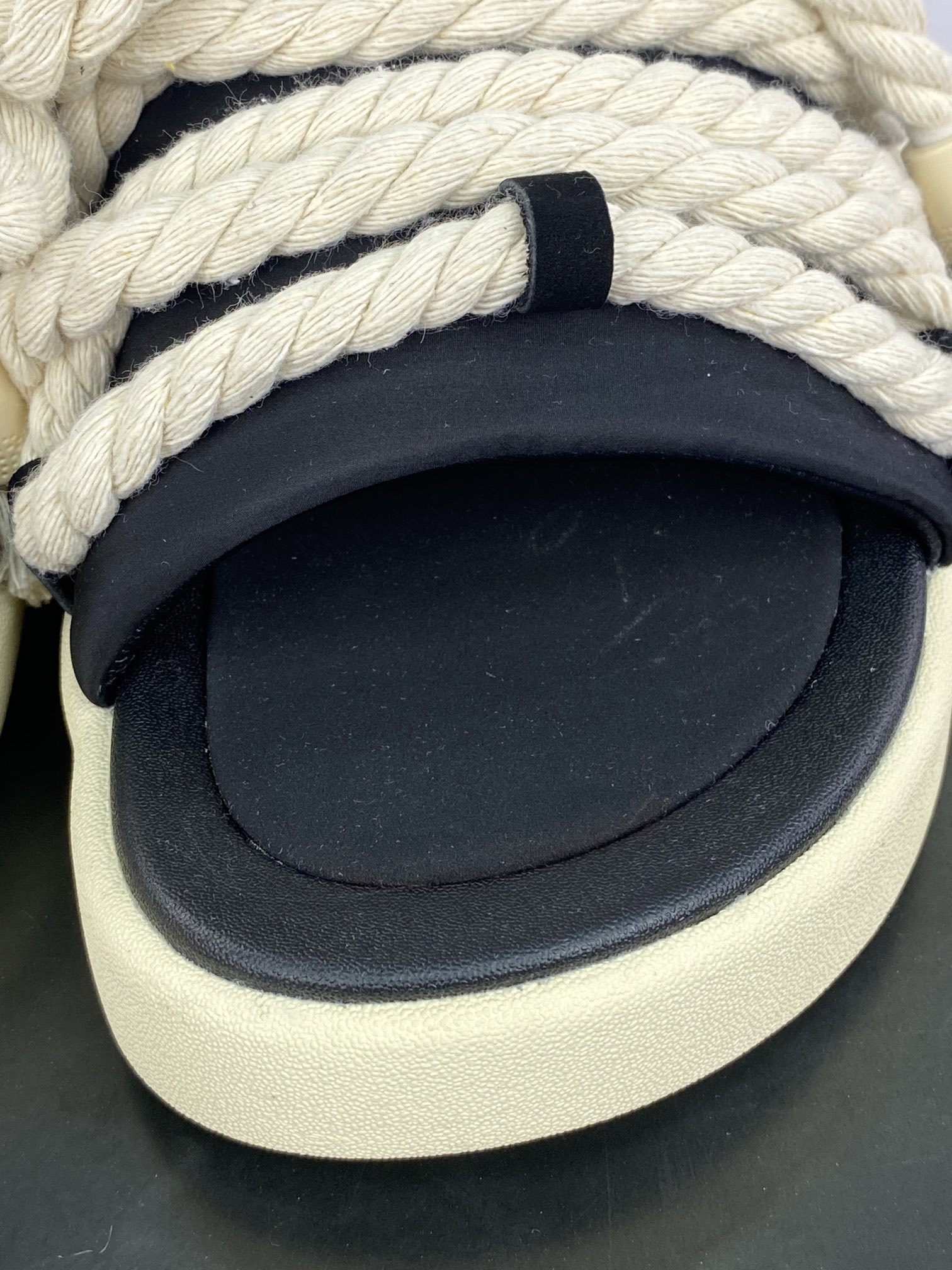 240 FOOT INDUSTRY Rope Slipper Sandals 系列低帮厚底拖鞋“黑米麻绳粗鞋带”AUE002-002