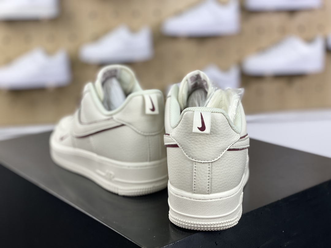 240 耐克Nike Air Force 1'07 Low"Beige/Vine Red/Mini Swoosh"空军一号板鞋“米白酒红叠钩小钩满天星”MJ0319-025