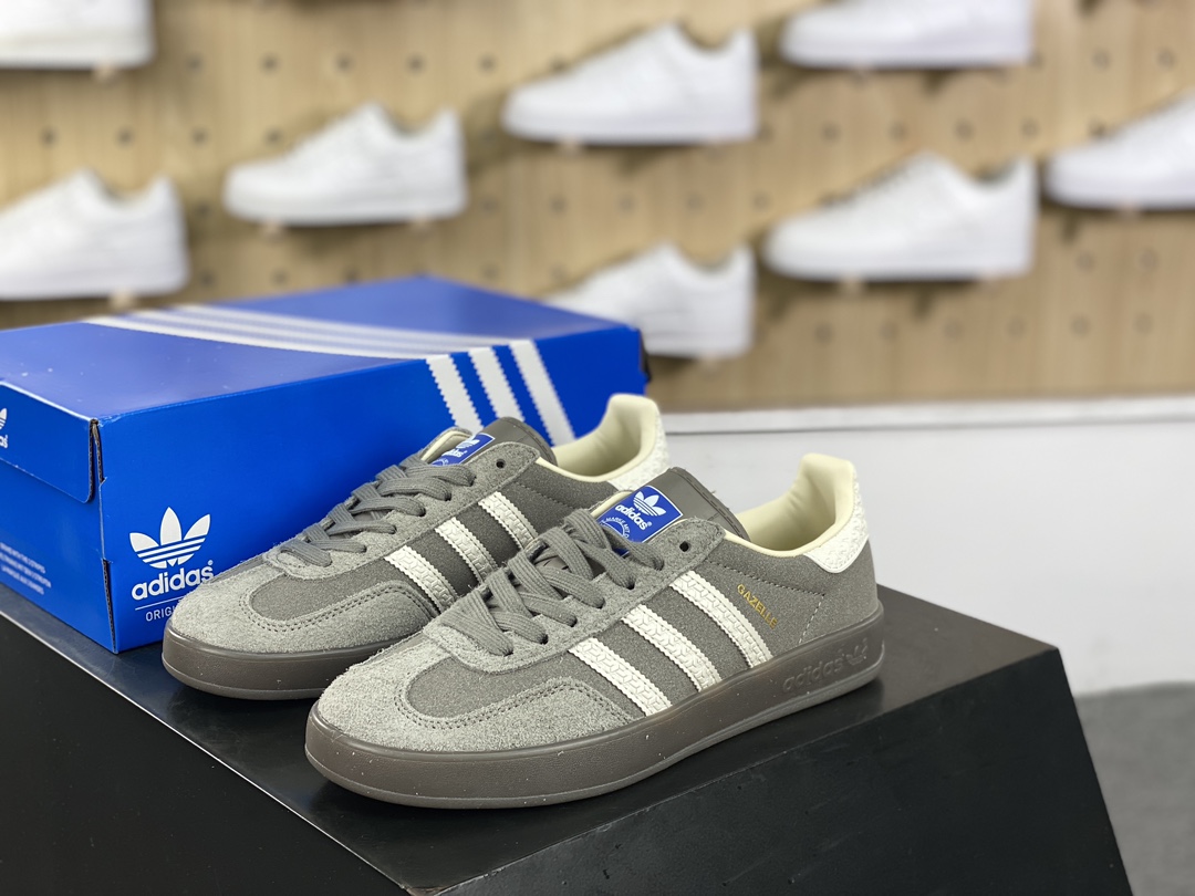 140 阿迪达斯Adidas Gazelle Indoor Trainers 羚羊内训系列低帮板鞋“翻毛铁灰白生胶底”IF1807