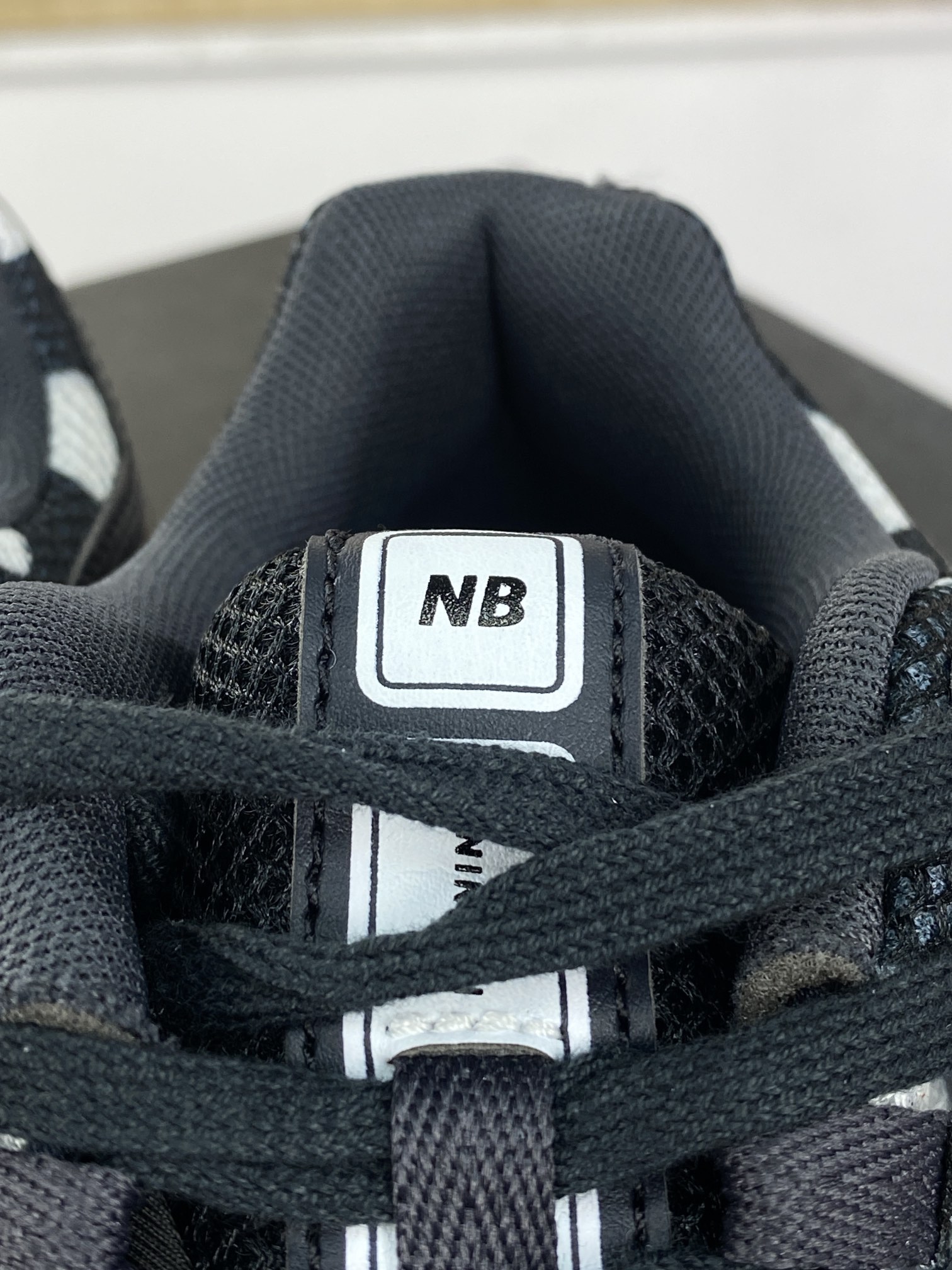 220 NB新百伦New Balance M1906R"Polka Dot"系列低帮复古老爹慢跑鞋“黑白波点”M1906RPB