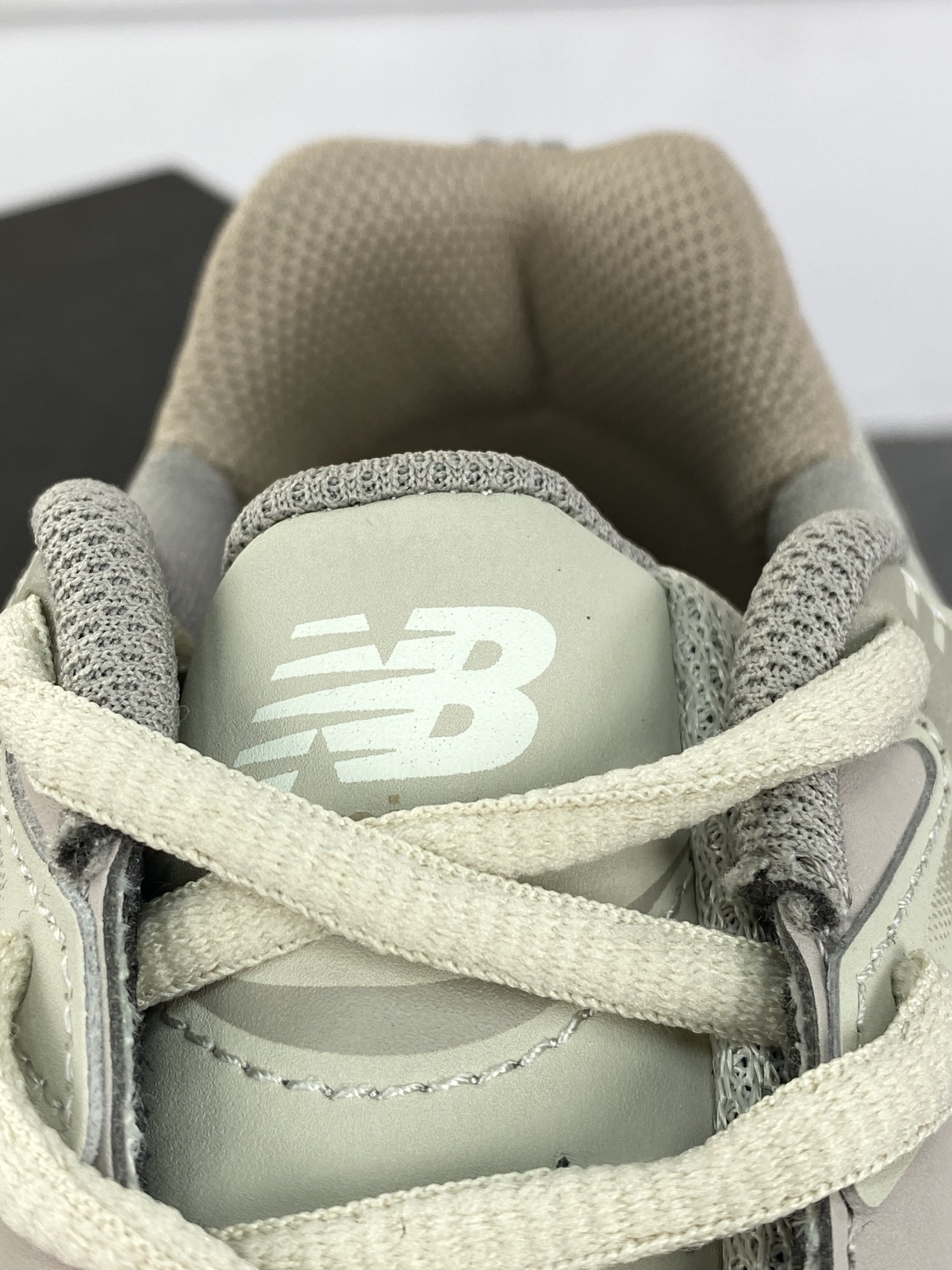 200 NB新百伦New Balance MR530系列复古老爹风网布跑步休闲运动鞋“浅大象灰”MR530KOB