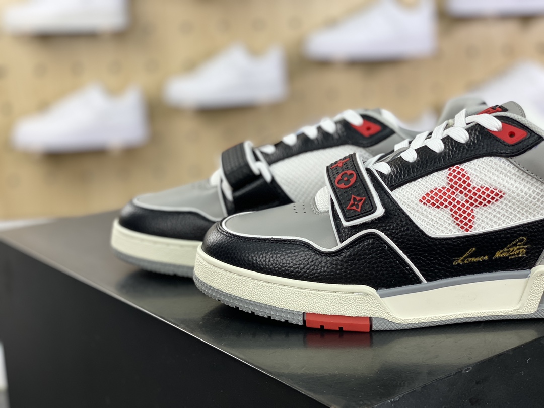 380 Louis Vuitton Trainer Sneaker Low 运动系列低帮复古百搭休闲运动文化篮球板鞋