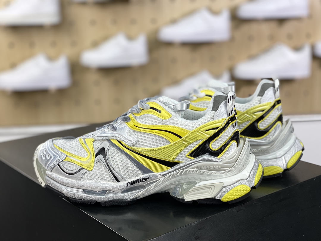 500 巴黎世家BALENCIAGA Runner Sneaker 3.0慢跑鞋“解构破坏白黑浅黄3.0”779064 W3RXP 9710